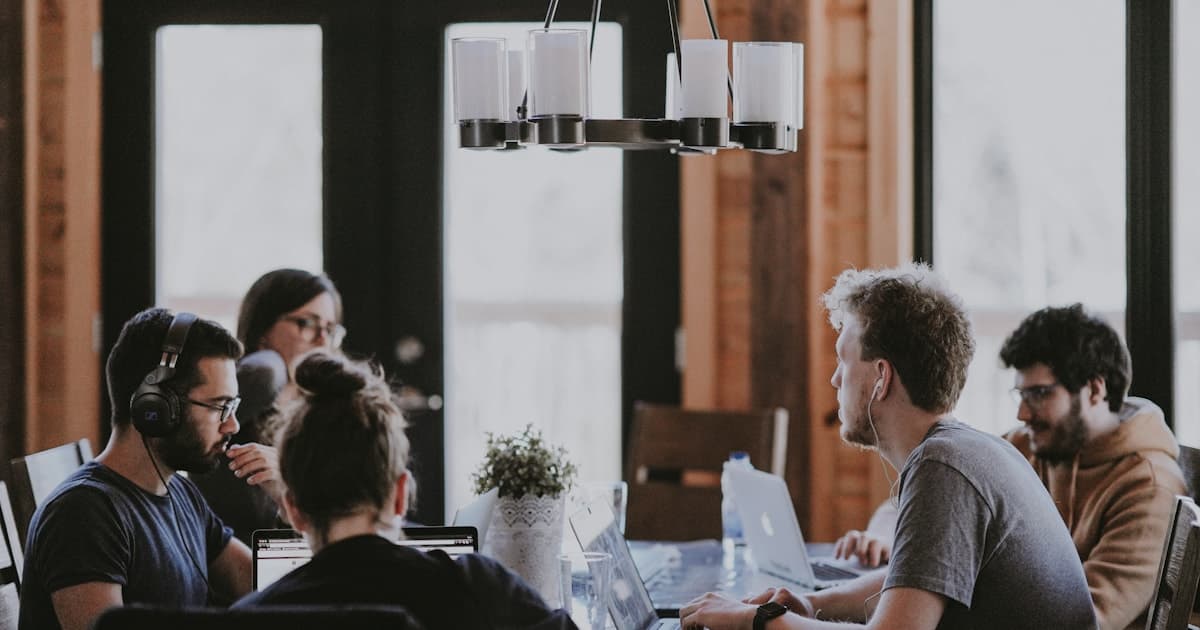 A team comparing B2B acquisition tools